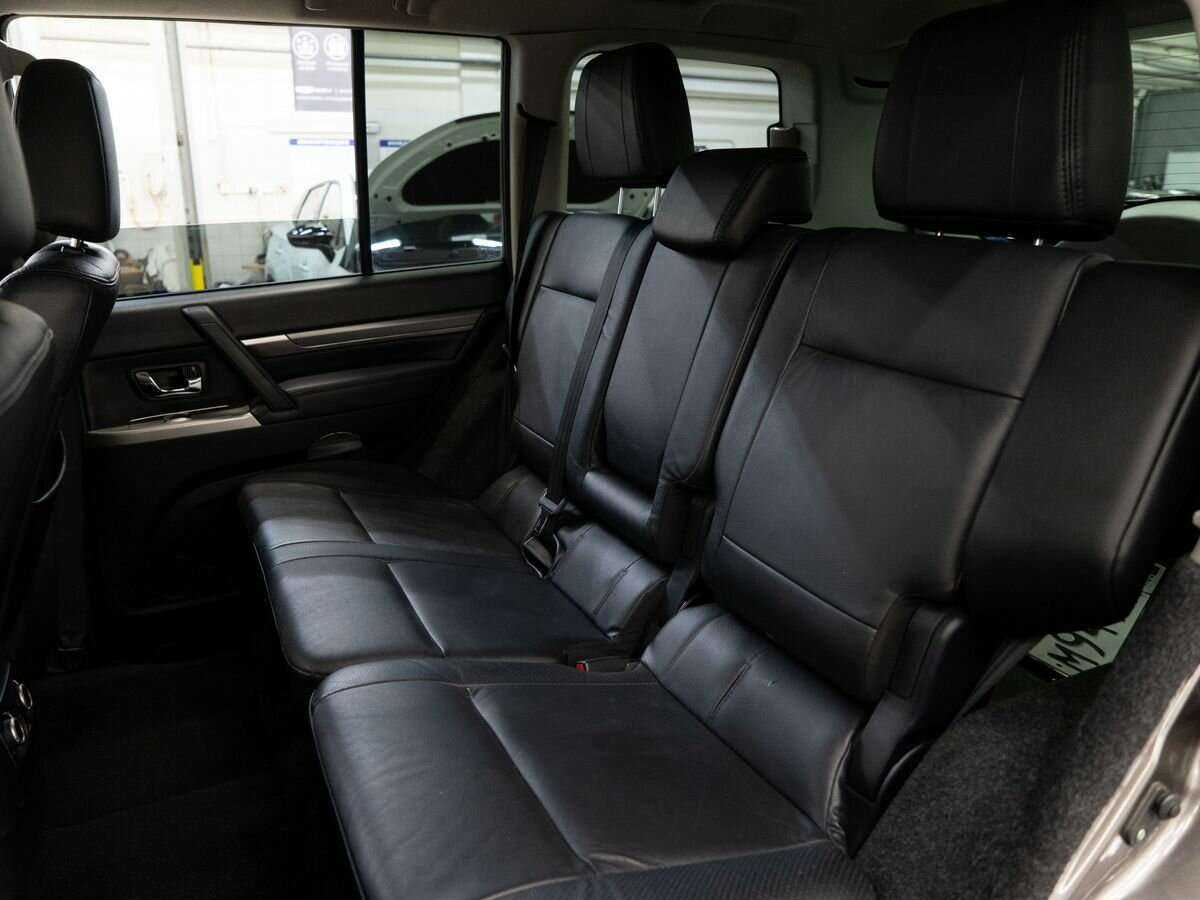 Купить Mitsubishi Pajero, 2012, 235 000 км, фото №7