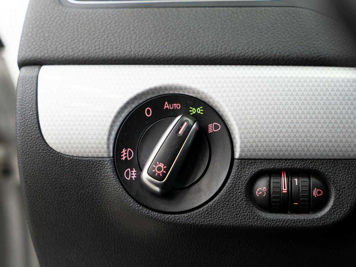 Купить Volkswagen Jetta, 2013, 188 137 км, фото №17