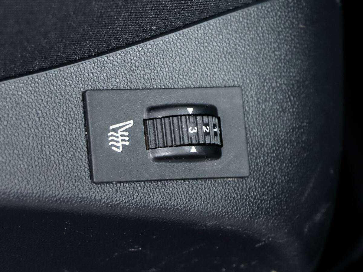 Купить Peugeot 208, 2013, 90 441 км, фото №13