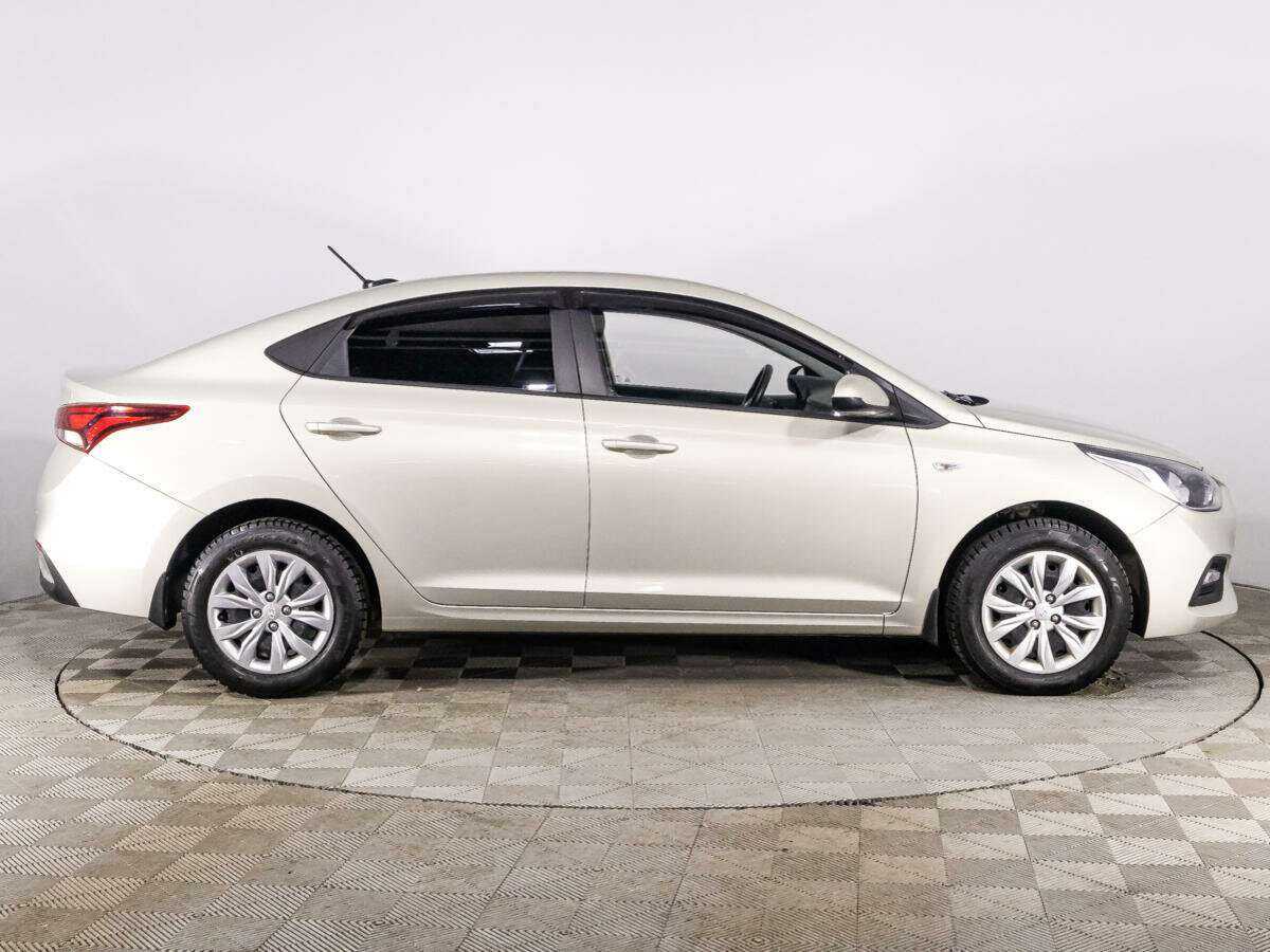 Купить Hyundai Solaris, 2019, 68 000 км, фото №4