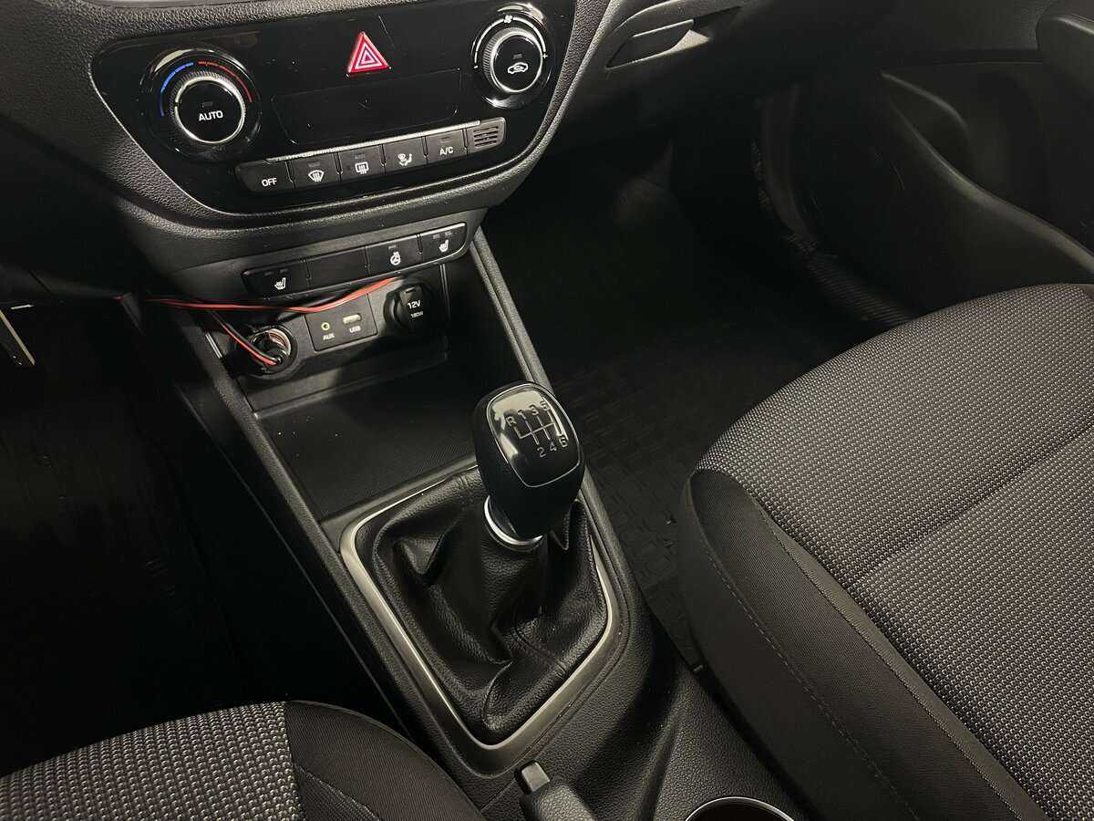 Купить Hyundai Solaris, 2017, 120 850 км, фото №14