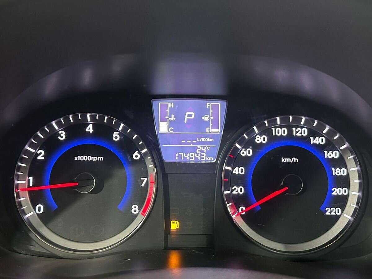 Купить Hyundai Solaris, 2015, 174 921 км, фото №12