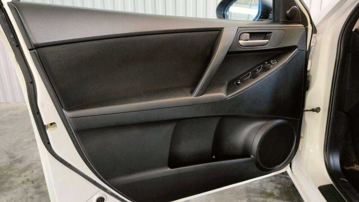 Купить Mazda 3, 2012, 260 171 км, фото №11