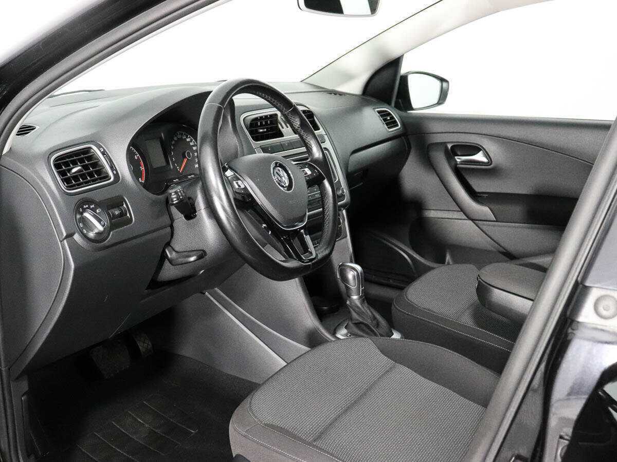 Купить Volkswagen Polo, 2017, 66 000 км, фото №10