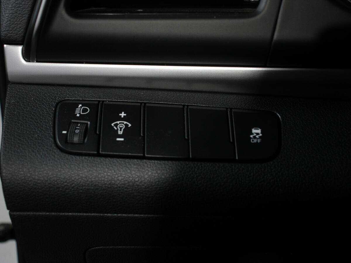 Купить Hyundai Elantra, 2020, 142 837 км, фото №13