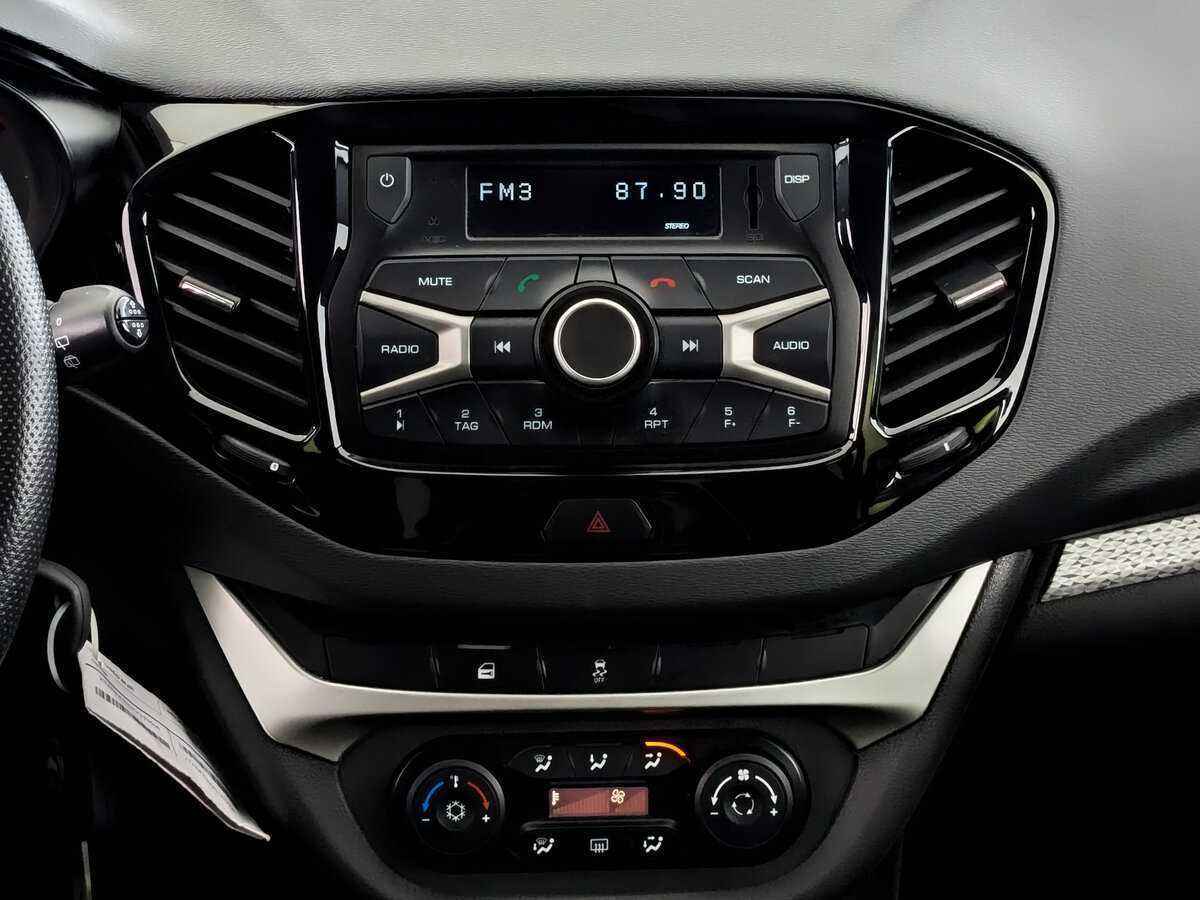 Купить Lada (ВАЗ) Vesta SW Cross, 2019, 62 764 км, фото №13