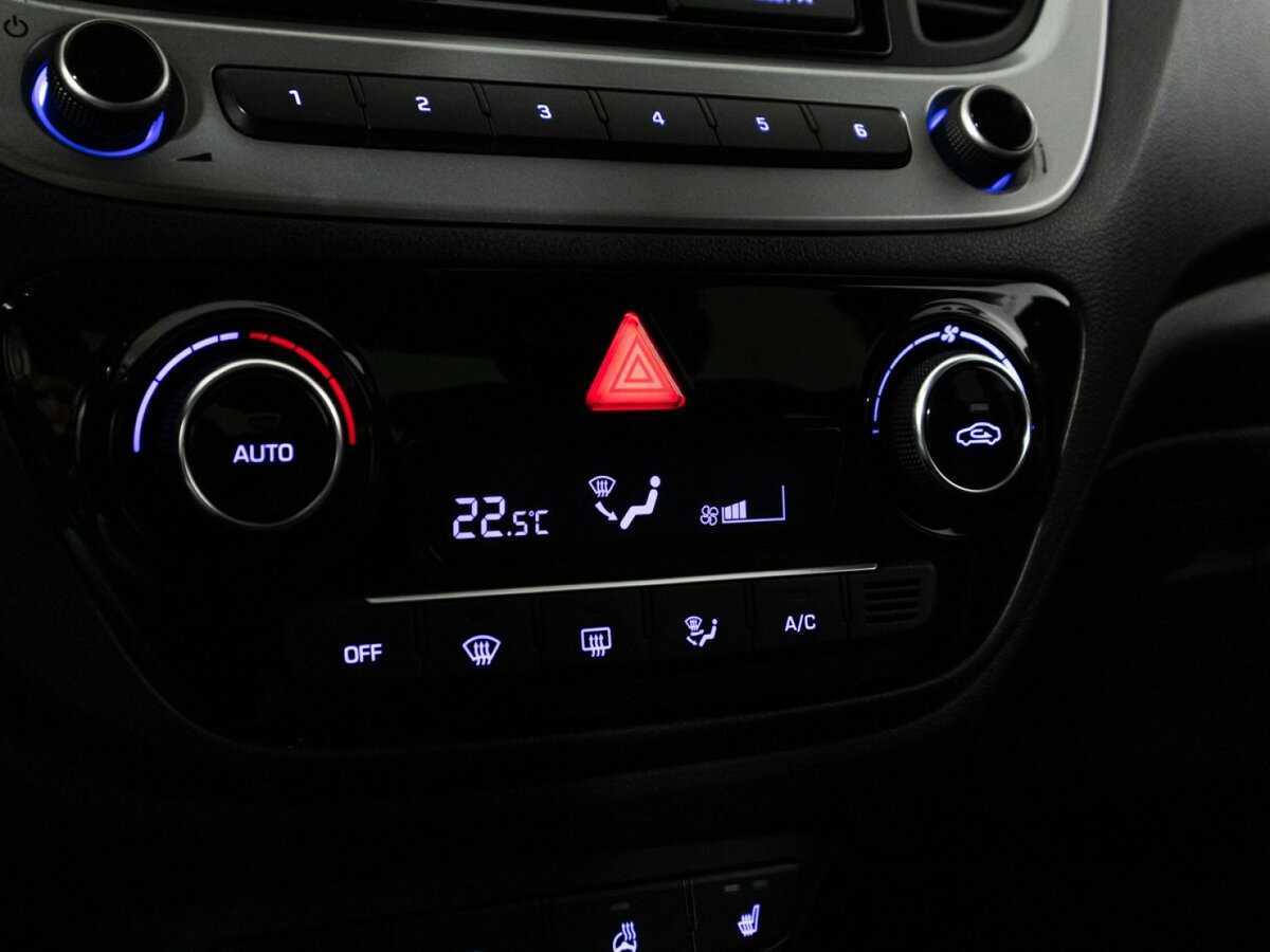 Купить Hyundai Solaris, 2018, 120 365 км, фото №15