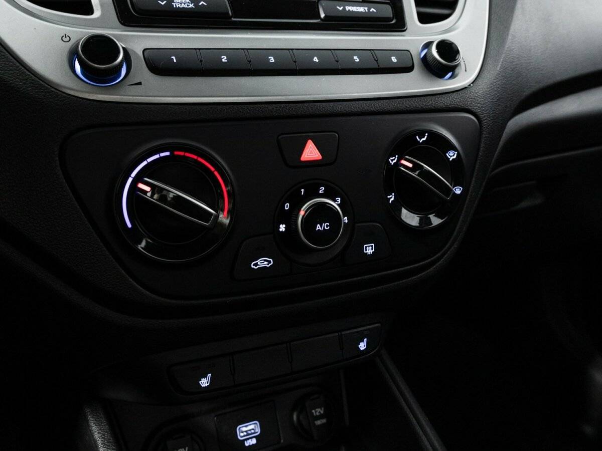 Купить Hyundai Solaris, 2019, 132 097 км, фото №15